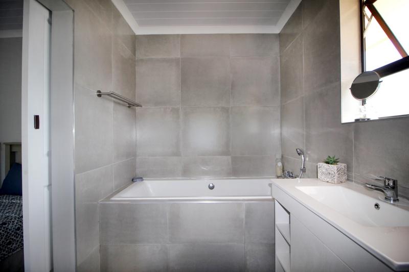 3 Bedroom Property for Sale in Outeniqua Strand Western Cape